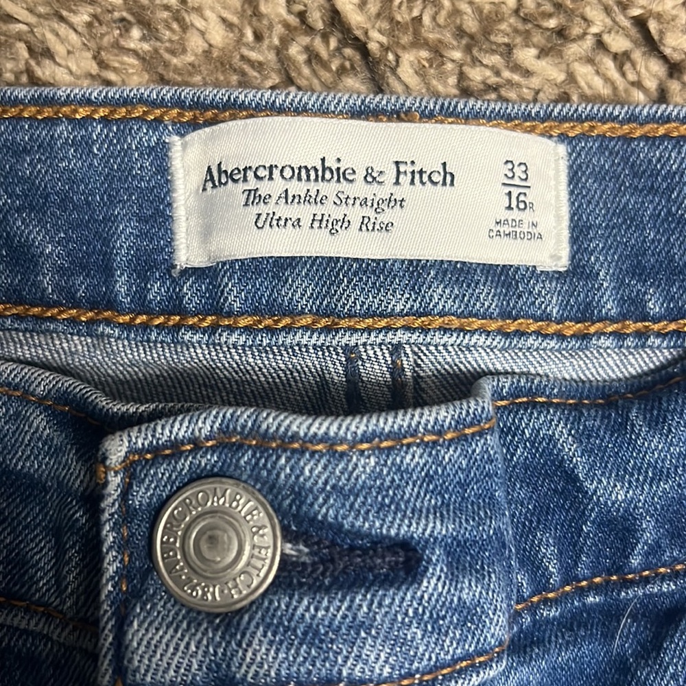 Abercrombie Ankle Straight Ulta High Rise Jeans - Picture 3 of 4